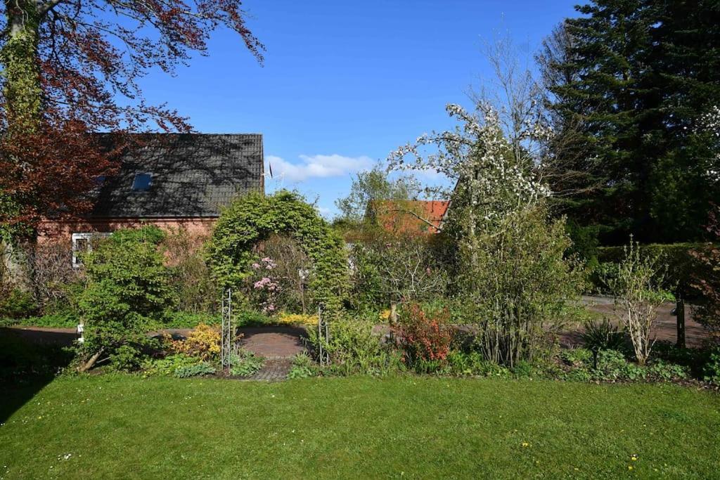 Unser Traumhaus Mit Wunderschoenem Garten Aurich Buitenkant foto